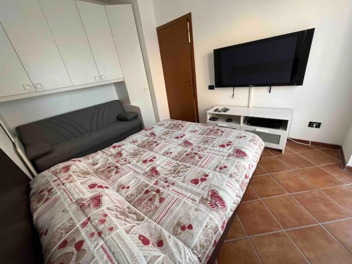 Piccolo Monolocale Confortevole Vicino A Milano Cormano Exterior foto